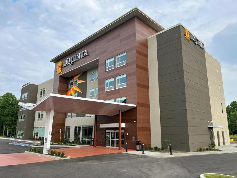 La Quinta Inn & Suites By Wyndham Manchester - Arnold Afb Exterior foto